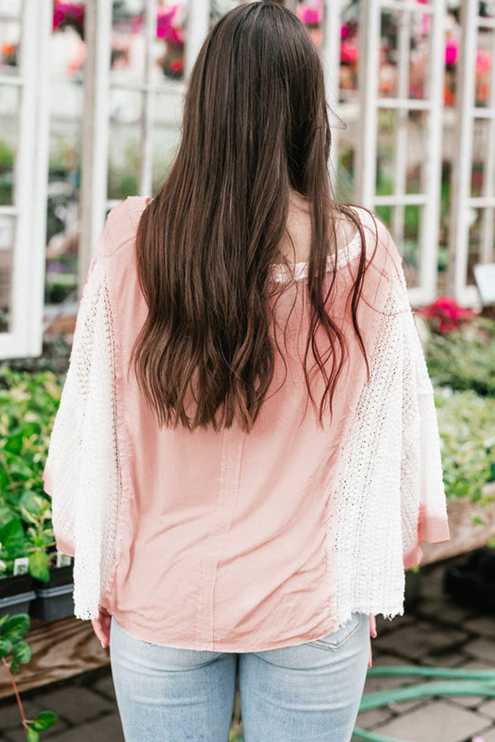 Blusa Delicacy de encaje floral y croché con mangas murciélago