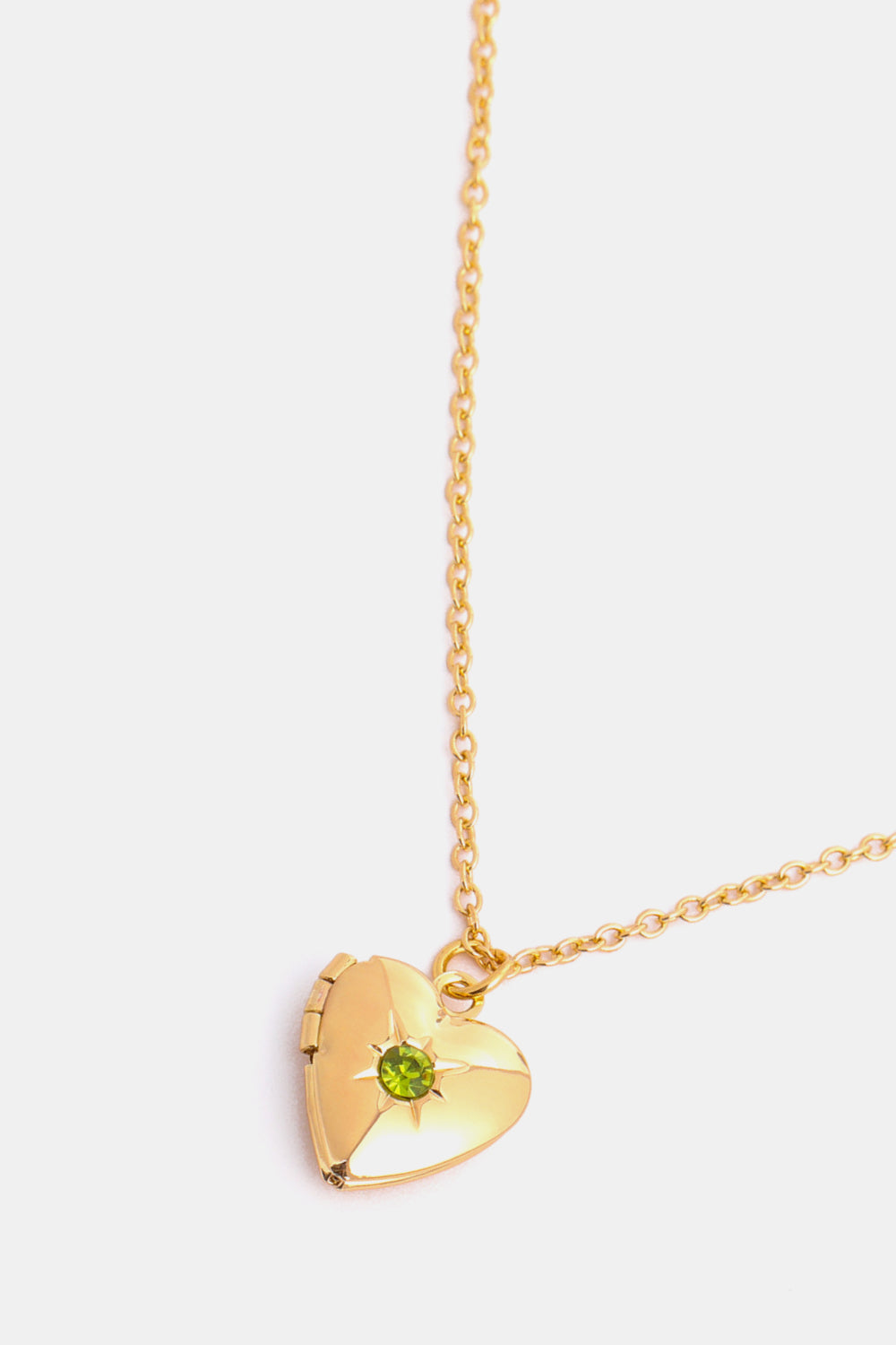 Collar con colgante de circonita en forma de corazón y chapado en oro de 14 quilates