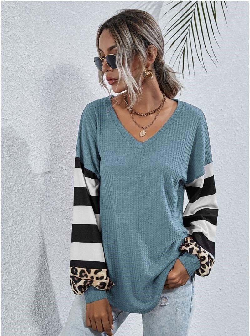 Suéter a contraste con estampado de rayas y leopardo