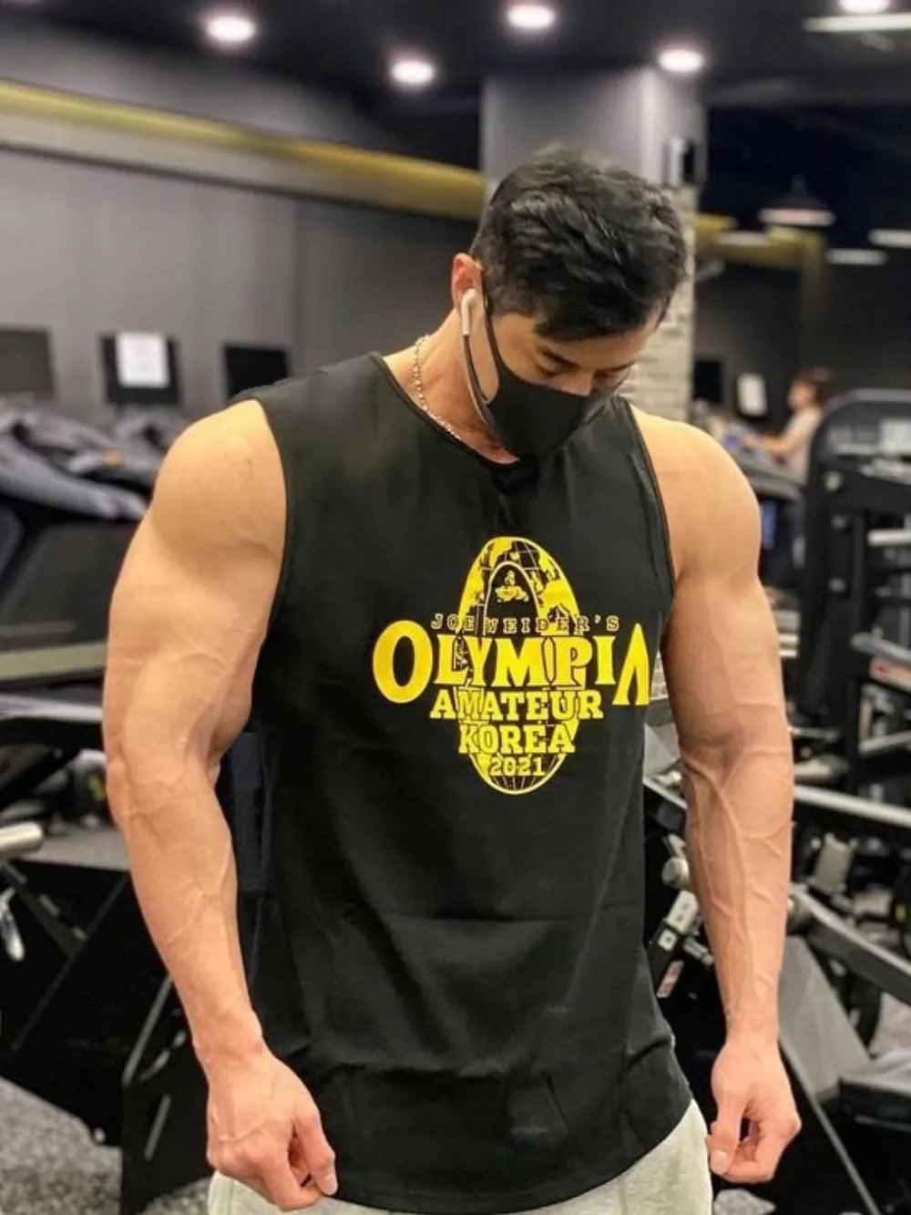 Camiseta sin mangas activa con cuello redondo y estampado para hombre de talla grande
