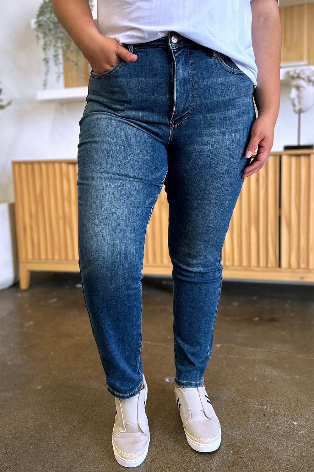 Jeans ajustados de tiro alto con control de abdomen Judy Blue Full Size