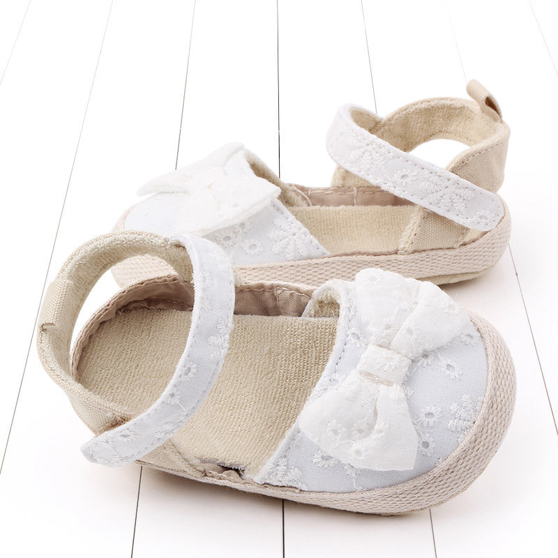 Bow baby shoes