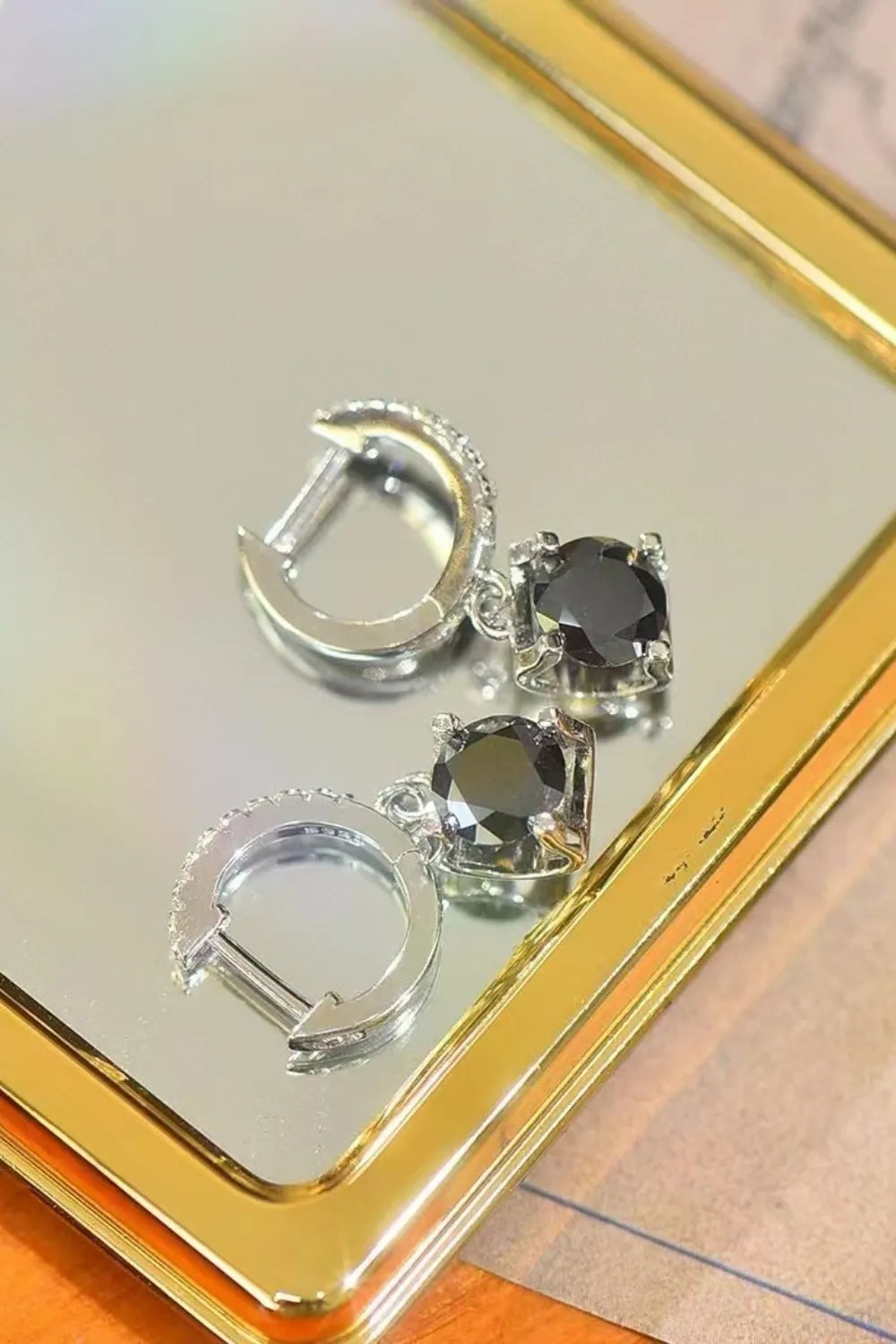 Pendientes colgantes de moissanita de 2 quilates de plata de ley 925