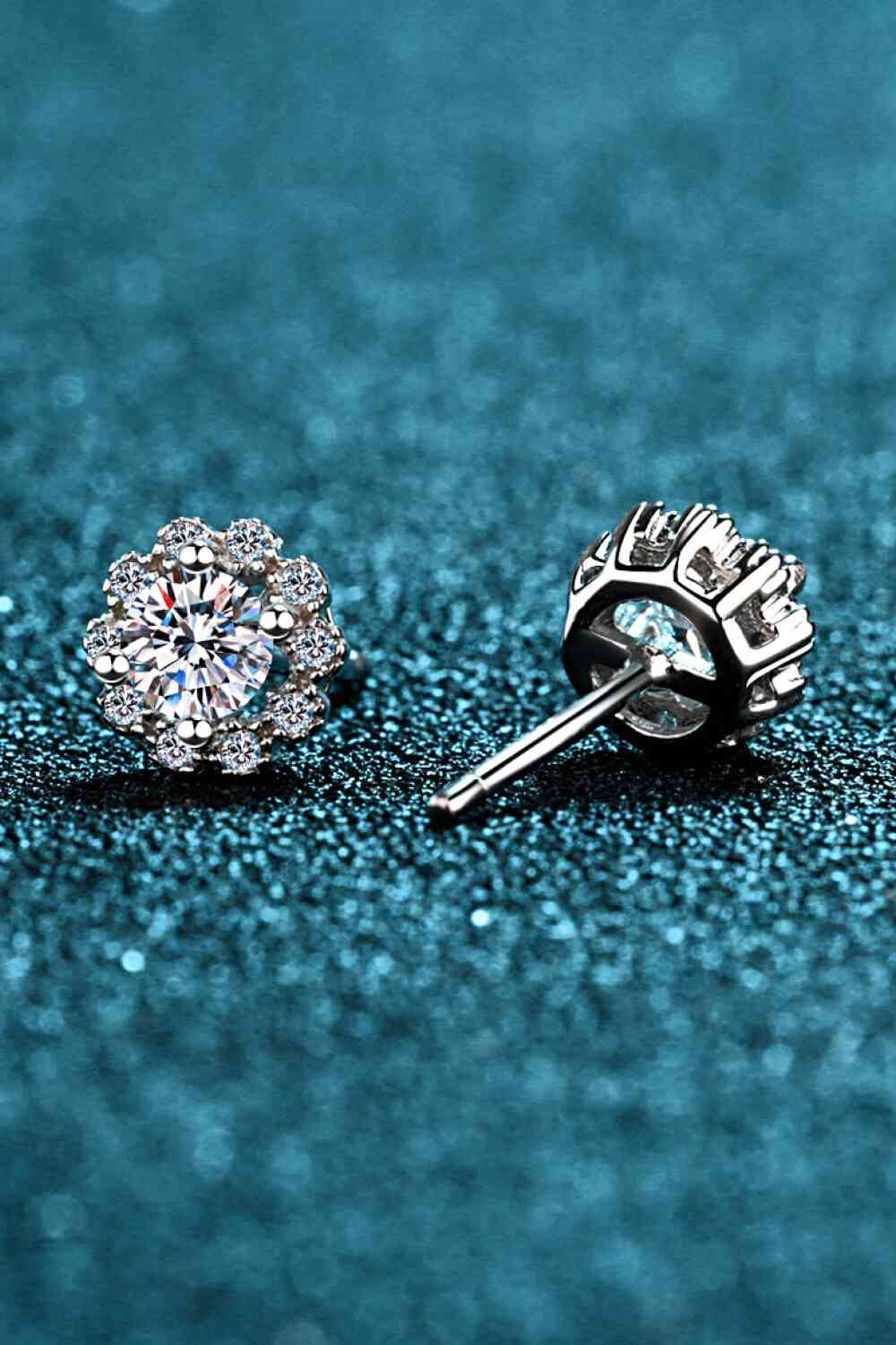 Pendientes de moissanita con forma de flor – Diseño brillante de 1 quilate. Ver la tabla de tallas en "más detalles".