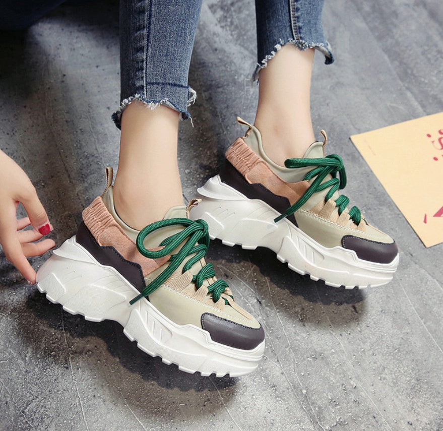 Casual canvas shoes