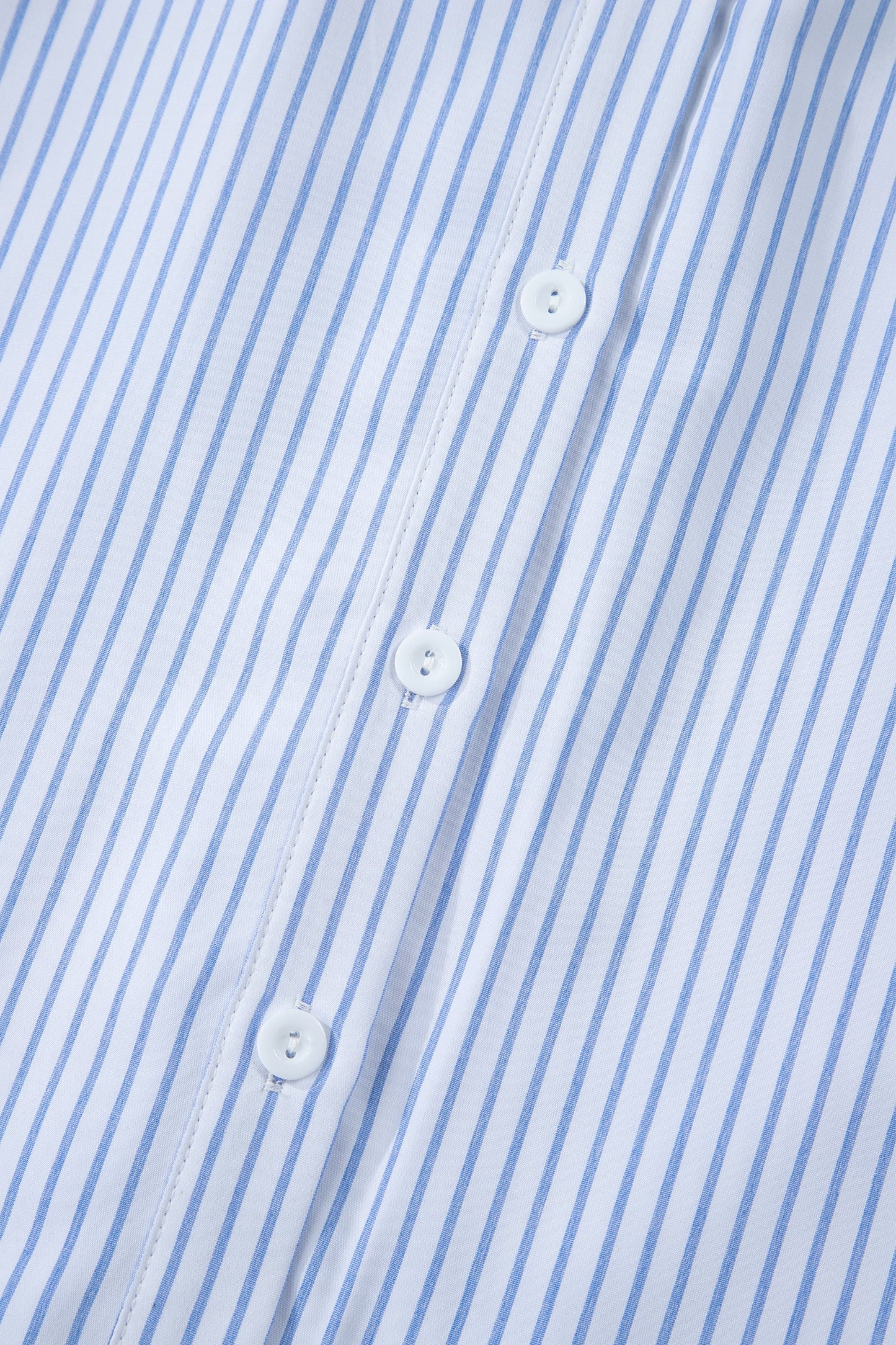 Camisa holgada tipo túnica de manga ancha con estampado floral a rayas azul cielo y bordados