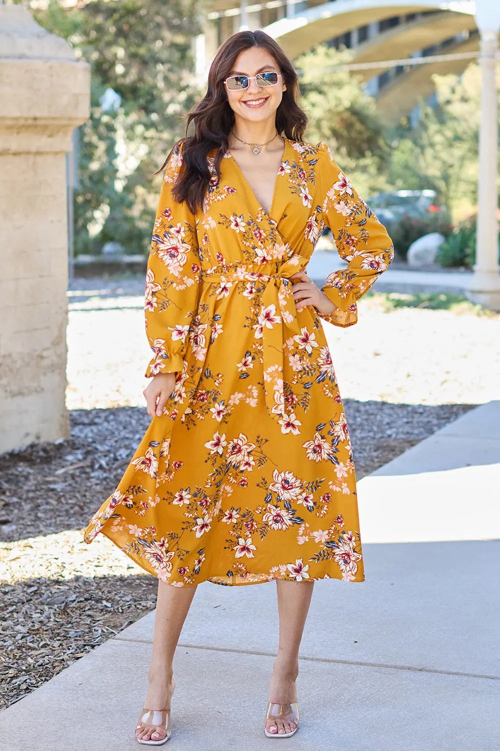 Vestido floral Trendsi con manga con volantes y lazo en la espalda para verano