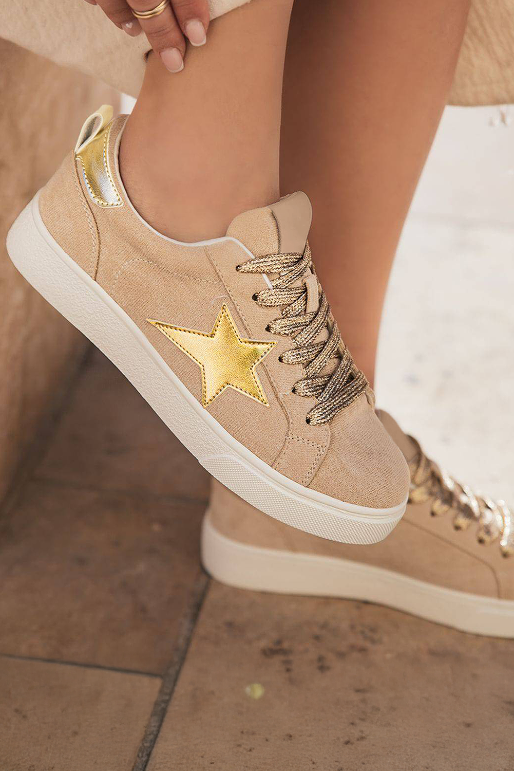 Zapatos con cordones con parche de estrella de lentejuelas plateadas