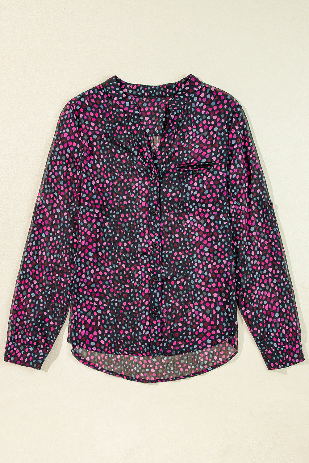 Camisa casual de lunares y botones de vino de uva