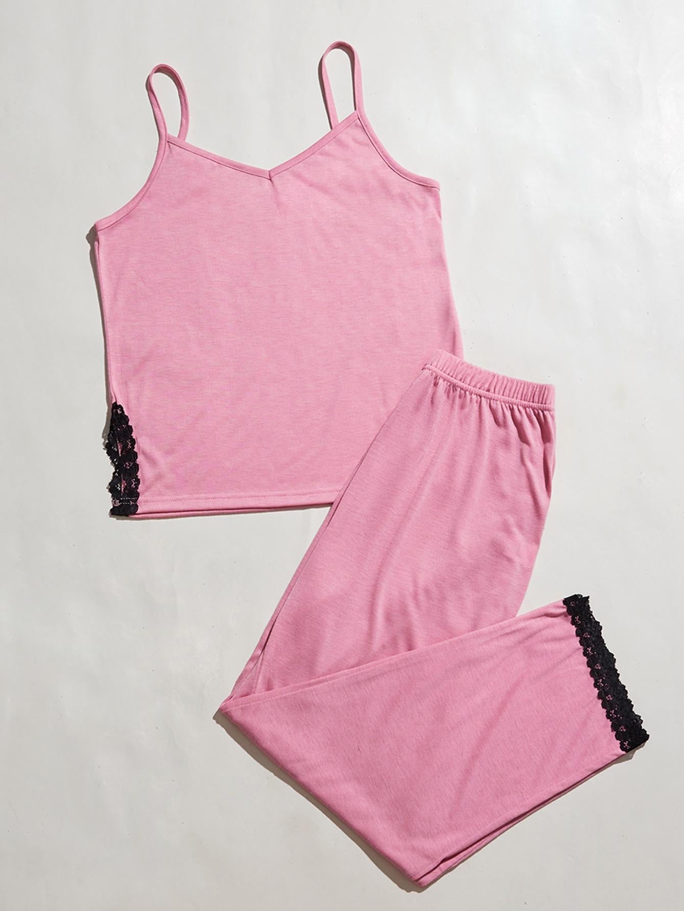 Conjunto de pijama de camisola con escote en V, ribete de encaje y aberturas, y pantalón