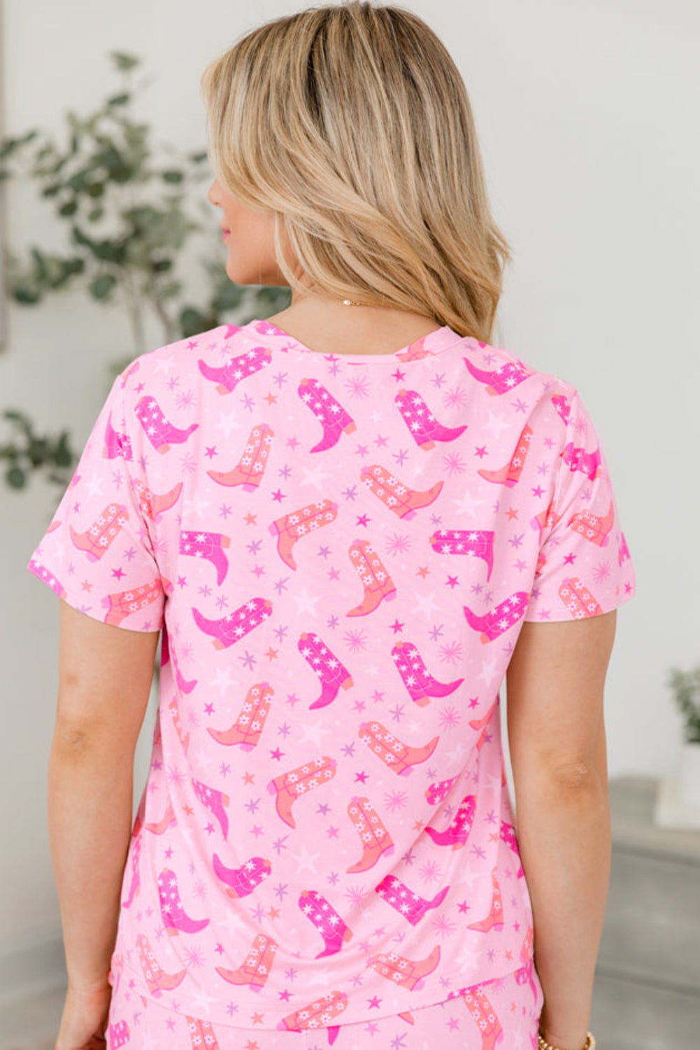 Conjunto de estar en casa de 2 piezas de pantalón corto y botas vaqueras rosas estampadas