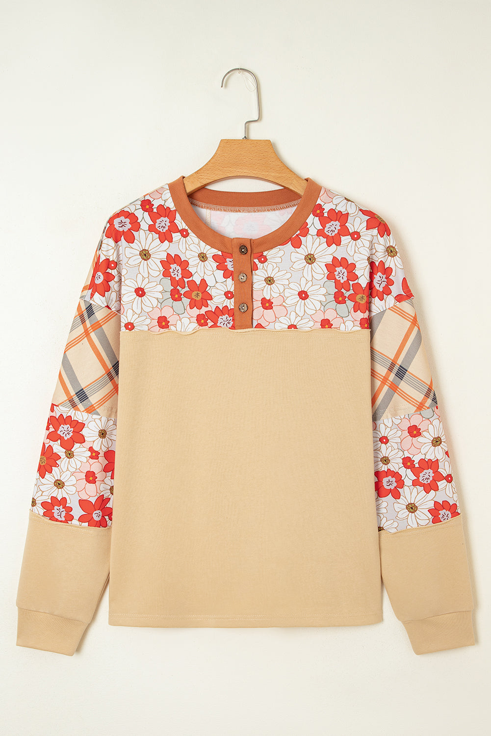 Top informal de patchwork a cuadros con estampado floral en pergamino