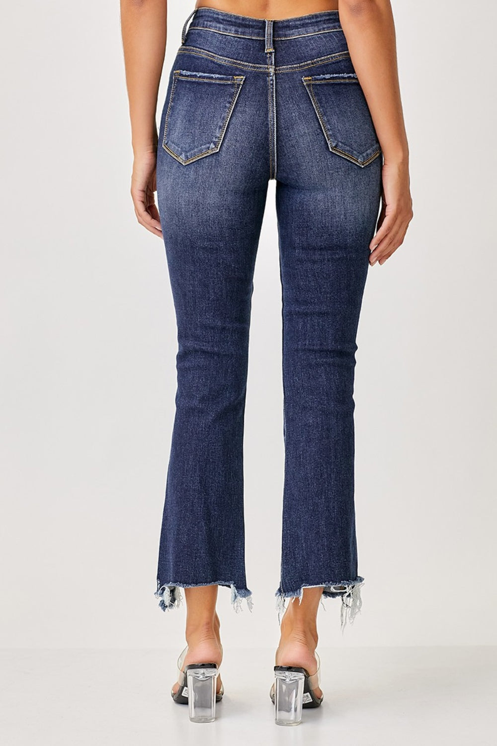 Pantalones rectos recortados Risen con dobladillo deshilachado y cintura alta