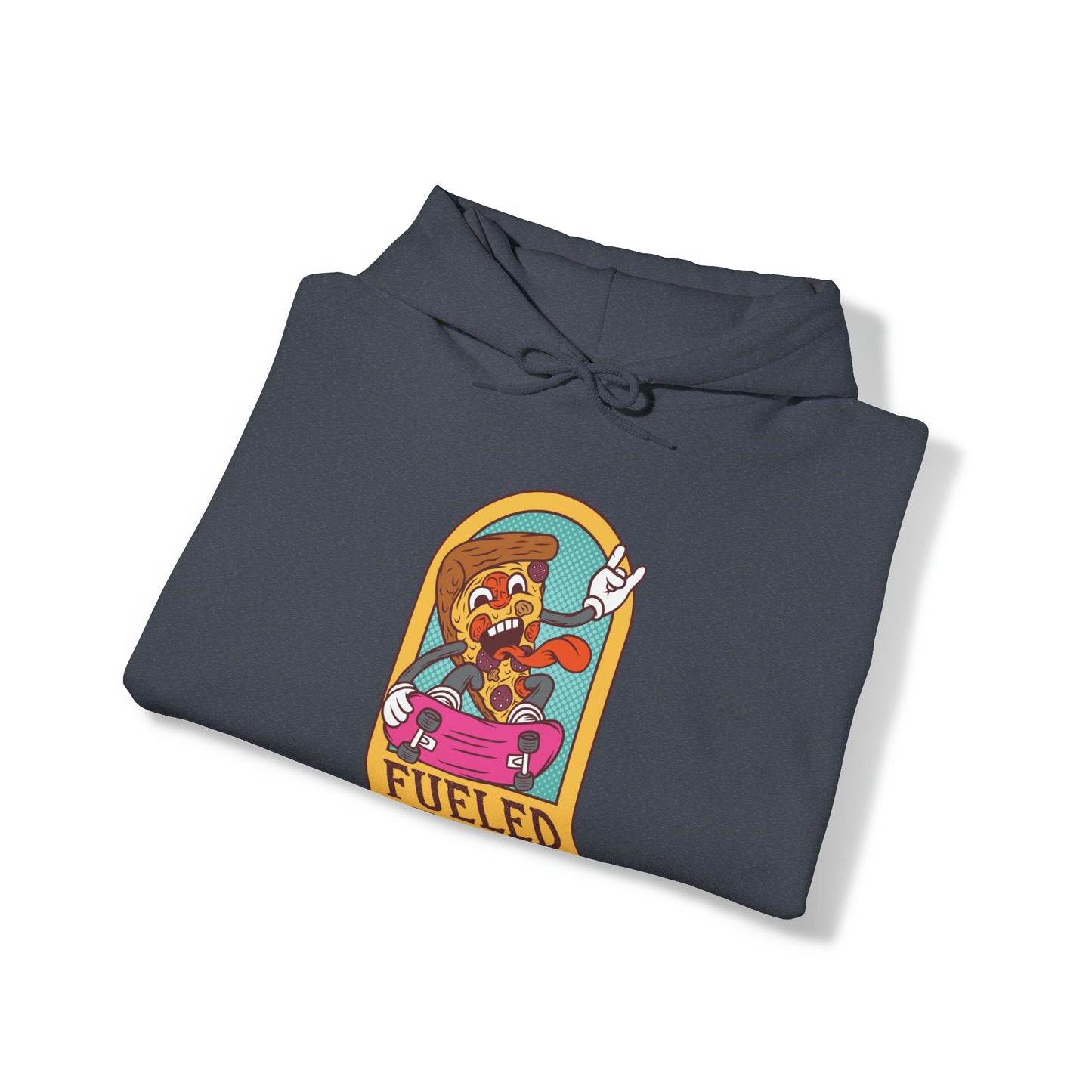 "Sudadera con capucha DirkyThreadz alimentada por pizza - Diseño gráfico divertido para amantes de la pizza"