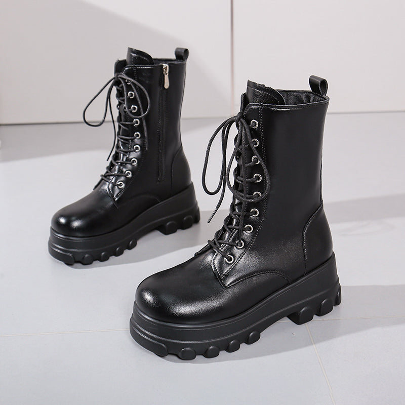 Chunky-sole British-style Motorcycle Boots With Laces And A Rider's Design