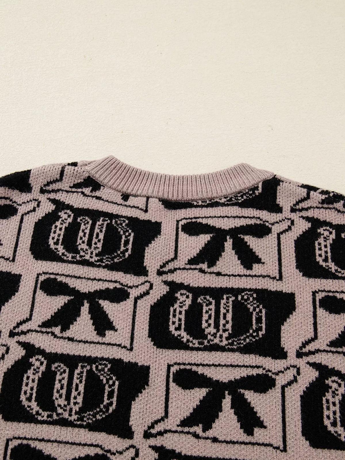Bows & Horseshoes Pattern Round Neck Sweater
