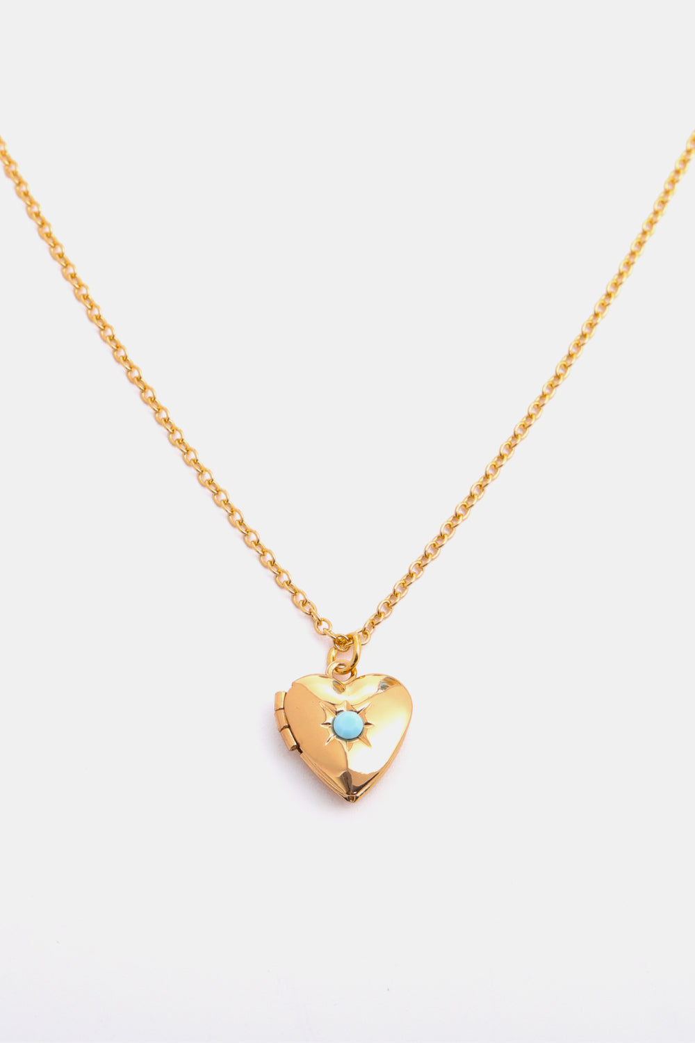 Collar con colgante de circonita en forma de corazón y chapado en oro de 14 quilates