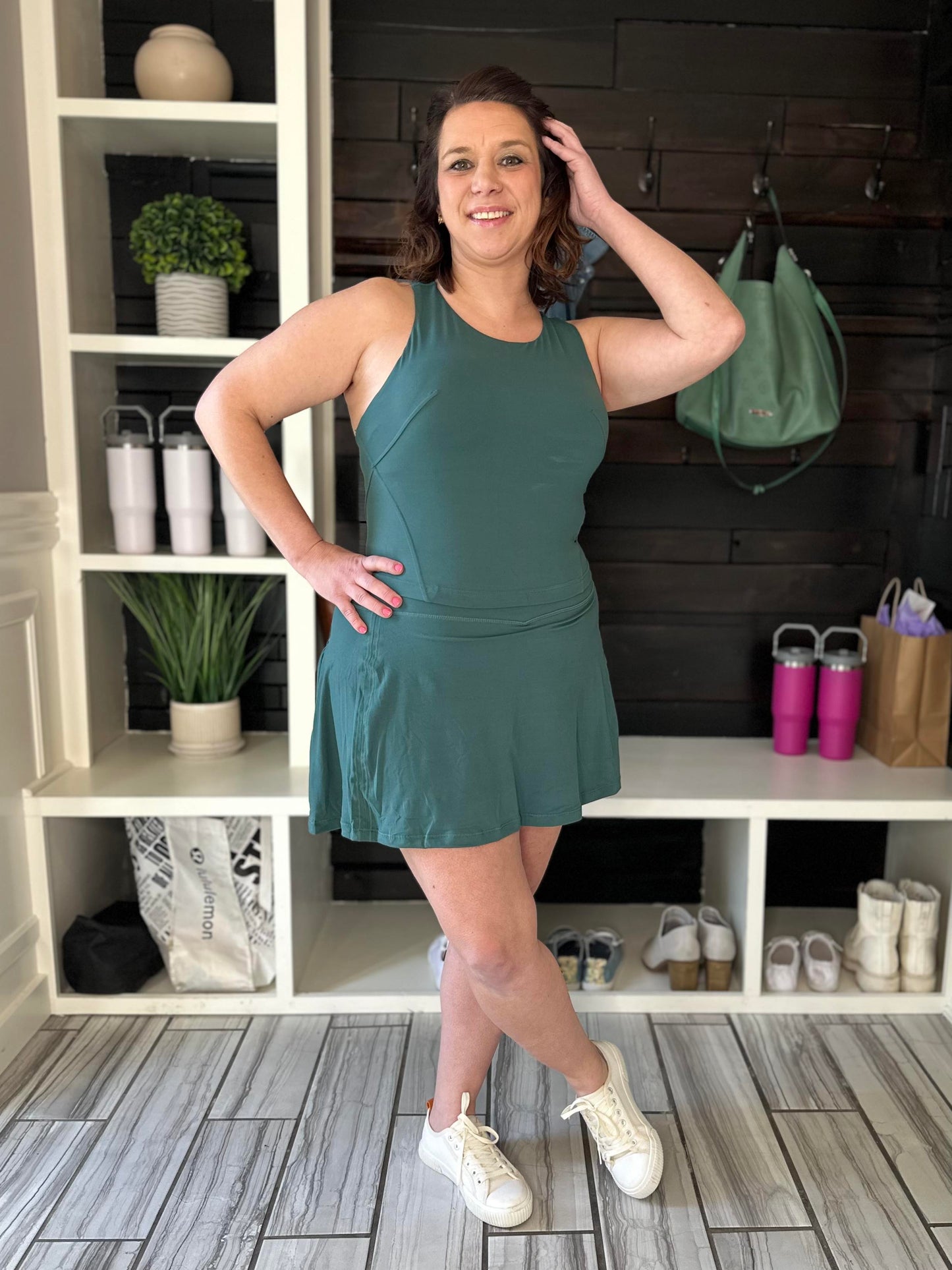 Top corto con espalda deportiva Get Moving en verde Everglade