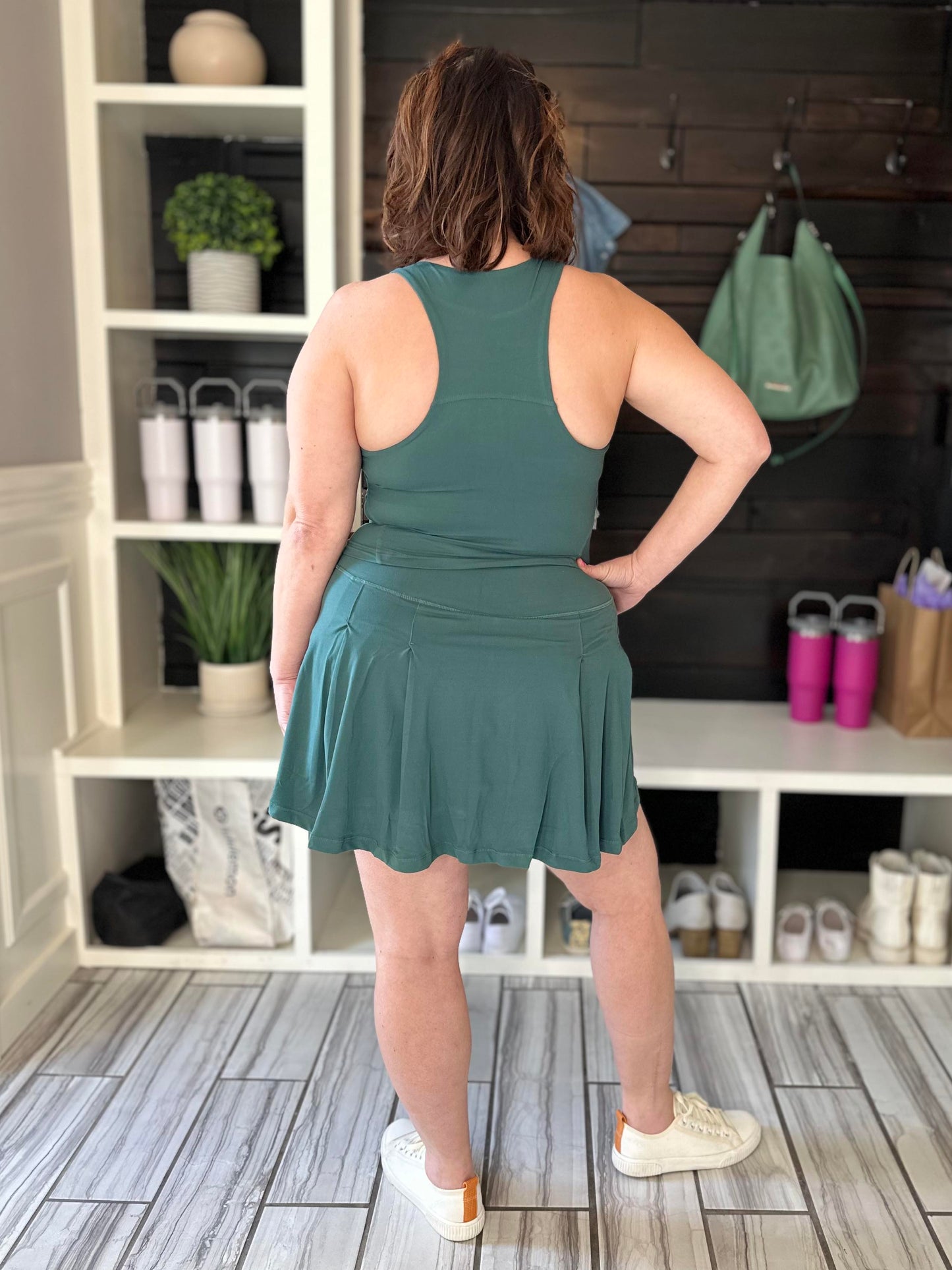 Top corto con espalda deportiva Get Moving en verde Everglade