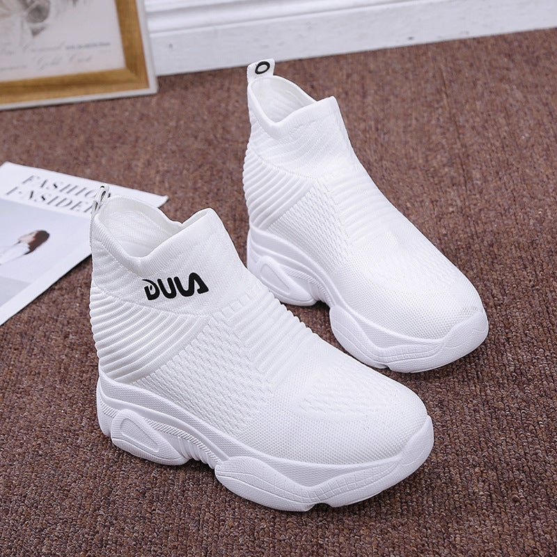 Internally increased breathable sneakers