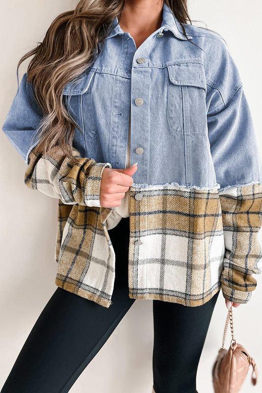 Chaqueta de mezclilla oversize con botones y patchwork de cuadros caqui