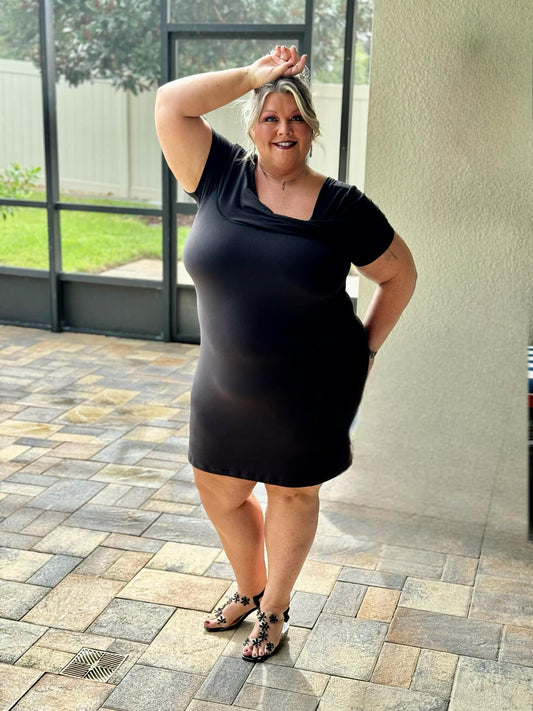 Vestido con escote asimétrico Head Over Heels
