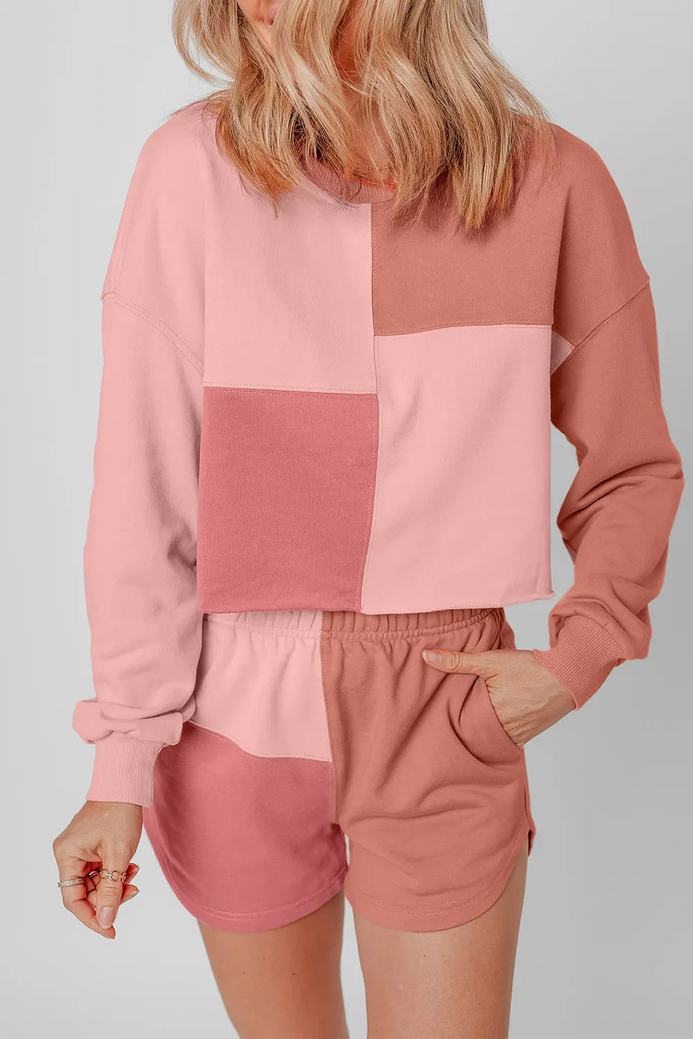 ChicStyle Color Block Round Neck Top and Shorts Set – Stylish Two-Piece Outfit