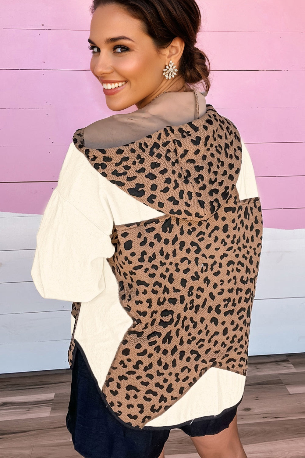 Chaqueta Abierta con Capucha, Estampado de Leopardo Marrón, Retazos y Ribetes en Contraste