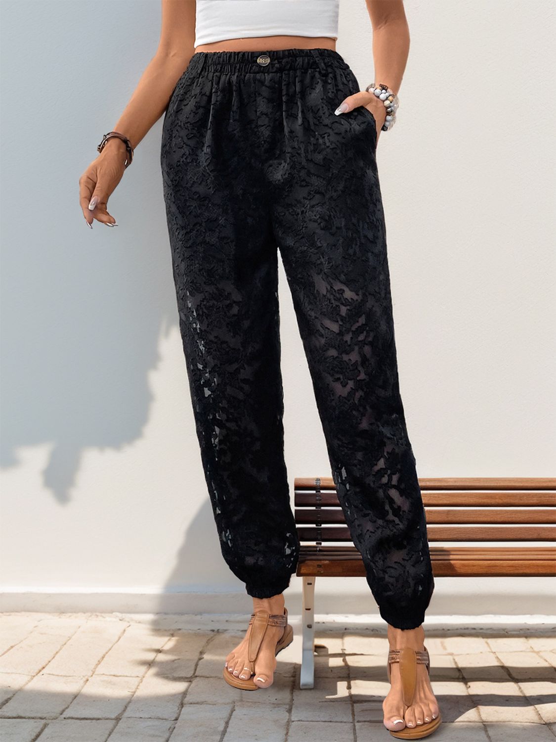 Pantalones Perfee con bolsillos, encaje y cintura elástica