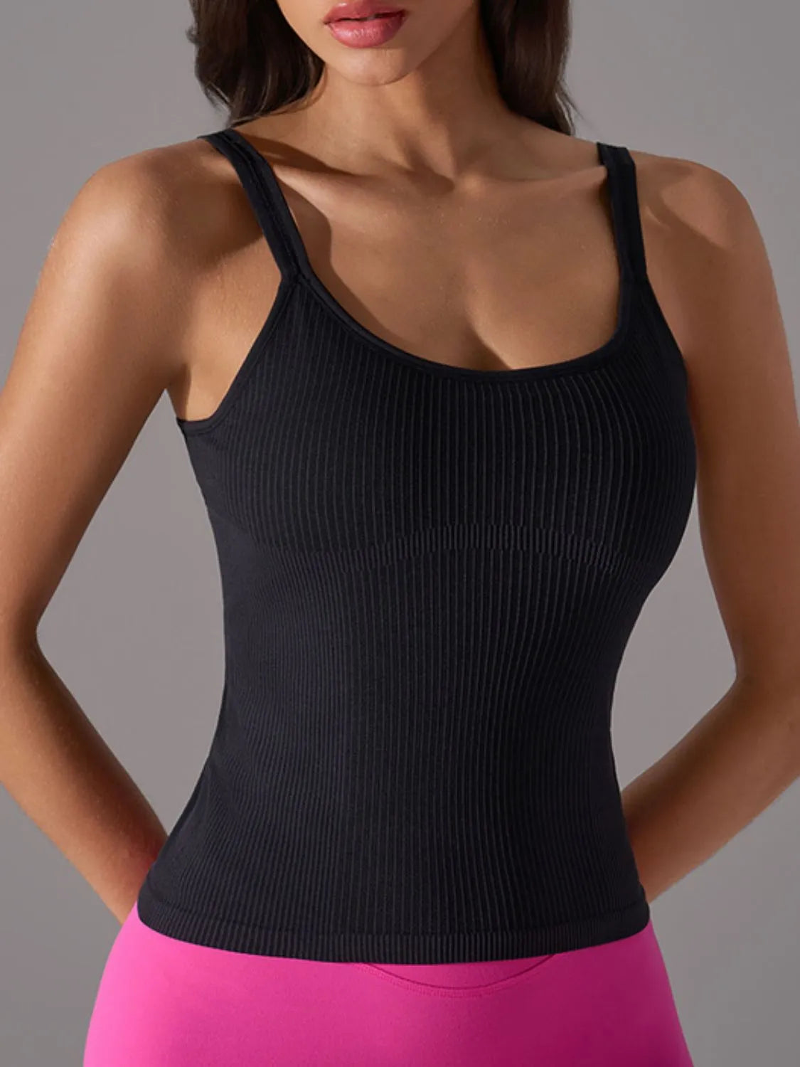 Top Deportivo Escotado con Almohadillas Desmontables