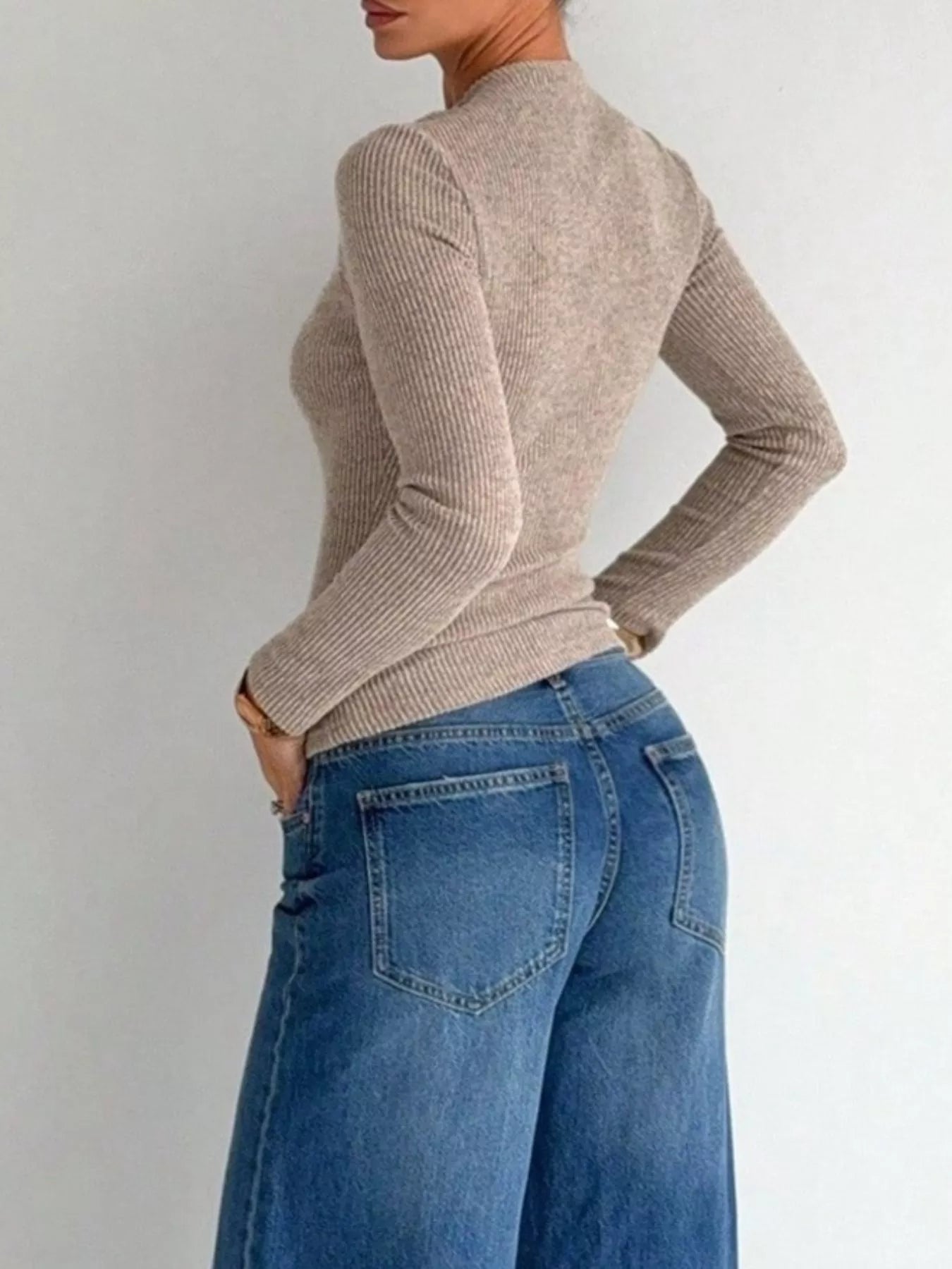 Ribbed Knit Long Sleeve T-Shirt with Metal Ring Cutout Detail