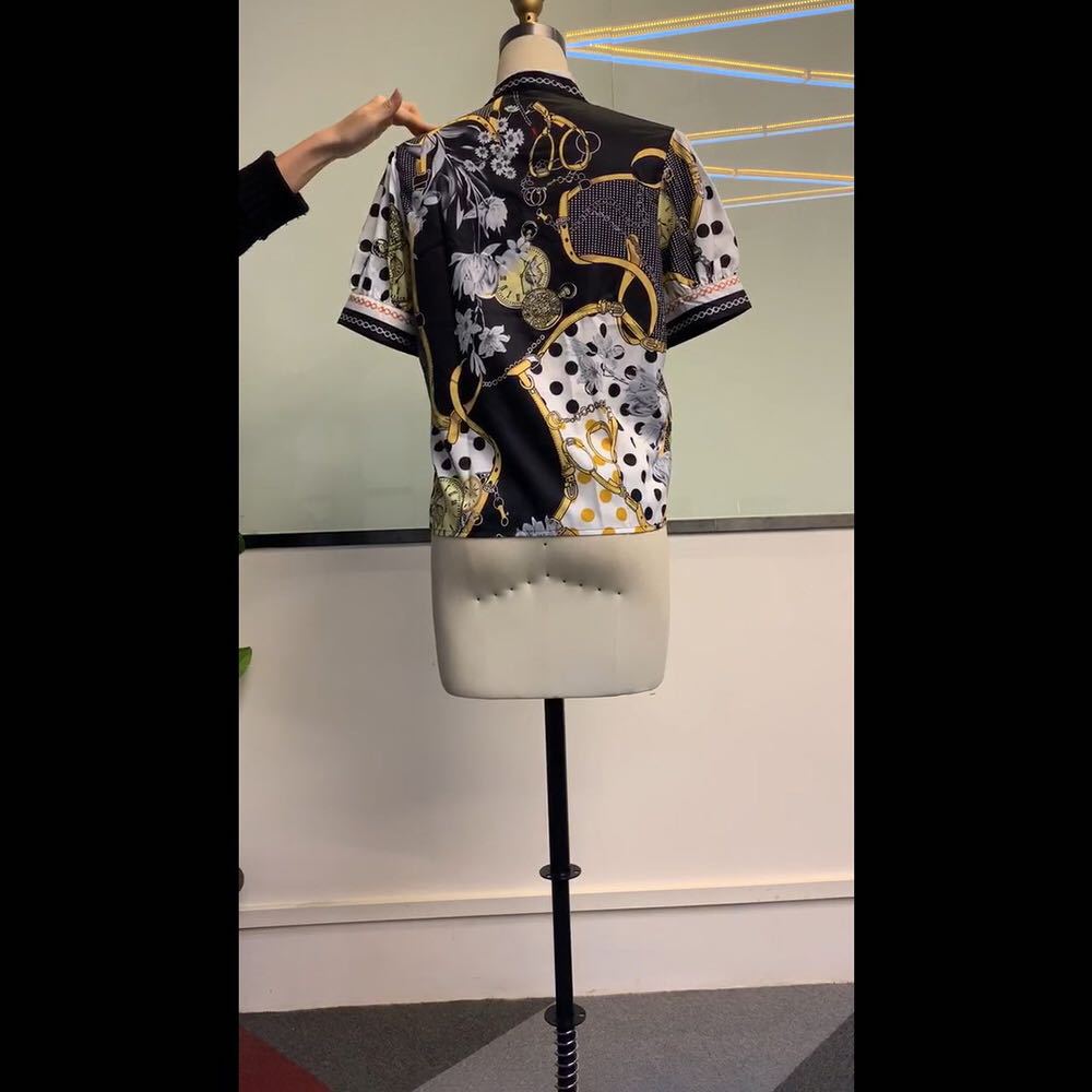 Printed chain shirt bow puff sleeve See size chart under “more details”