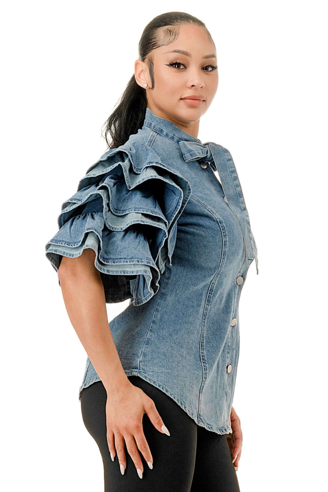 Blusa vaquera con lazo y mangas con volantes {GRAN ELASTICIDAD}