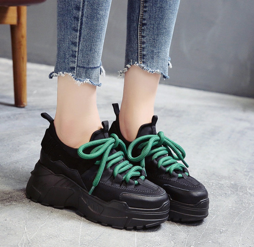 Casual canvas shoes
