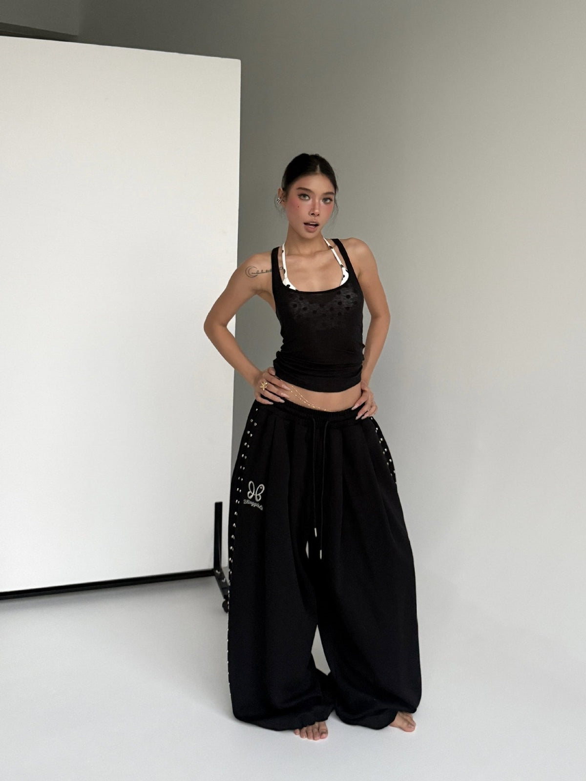 American-style Studded Embroidery Sweatpants