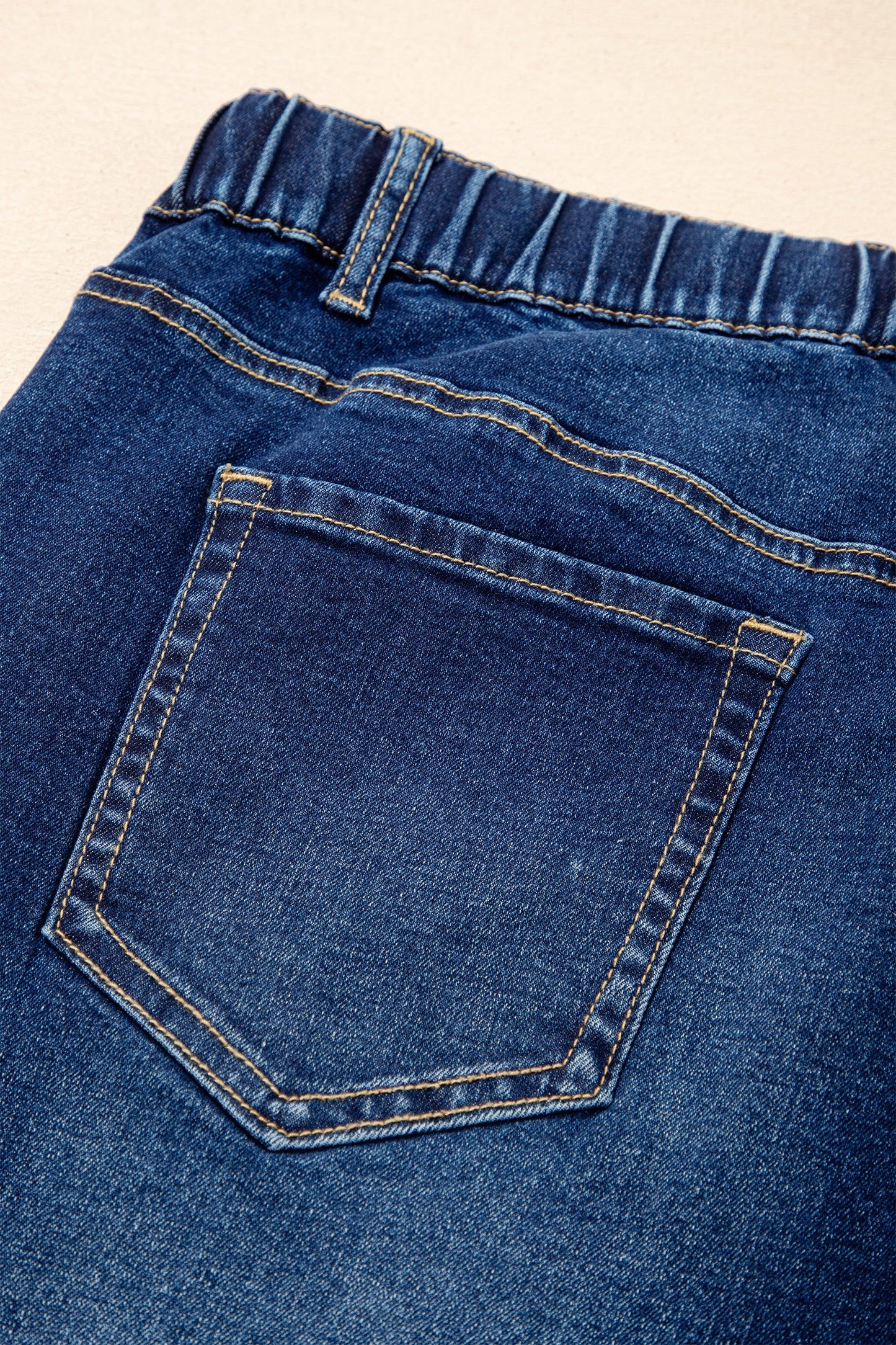 Vaqueros plus size de lavado ácido azul claro con cordones de contraste