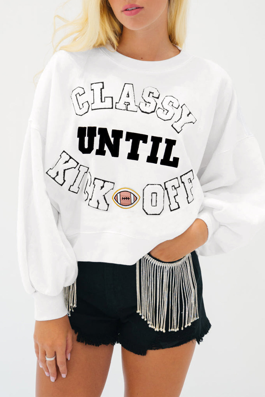 Sudadera suelta con letras de peluche "CLASSY UNTIL KICKOFF" negra