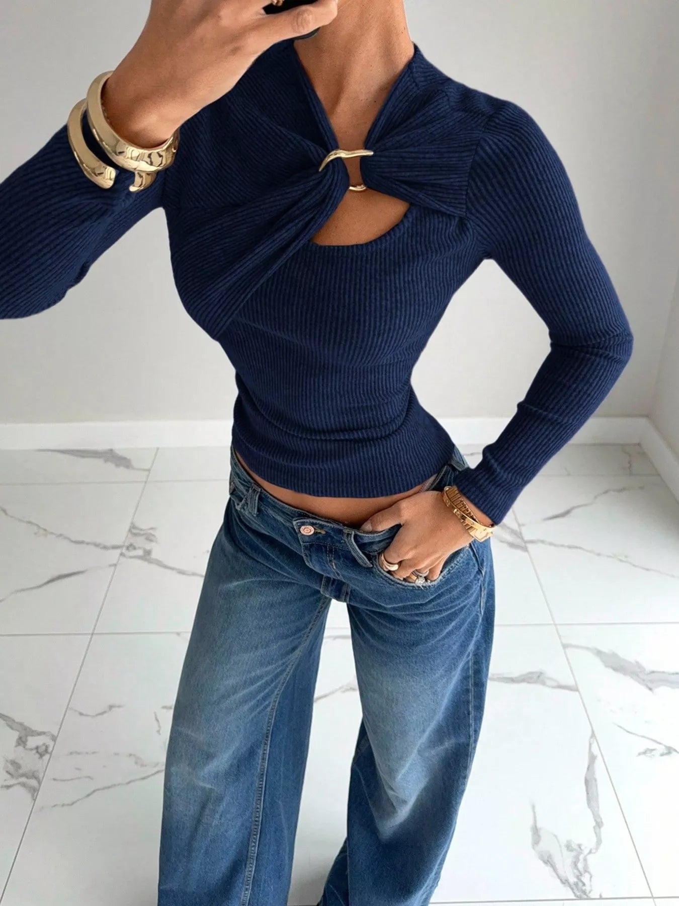 Ribbed Knit Long Sleeve T-Shirt with Metal Ring Cutout Detail