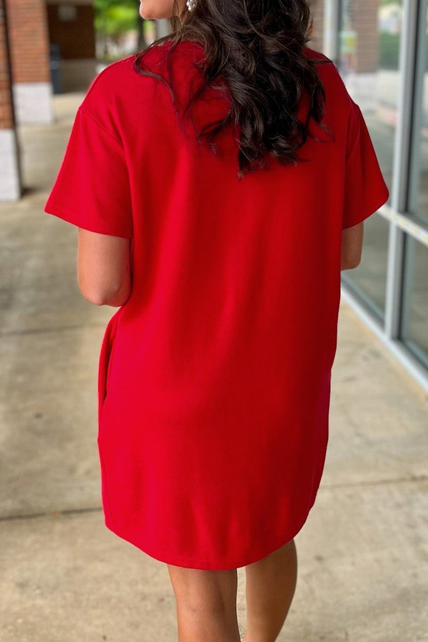 Minivestido con parches de estrellas y rayas, lazo y lentejuelas rojas intensas