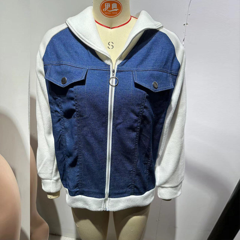 Chaqueta vaquera con cremallera y retales para mujer