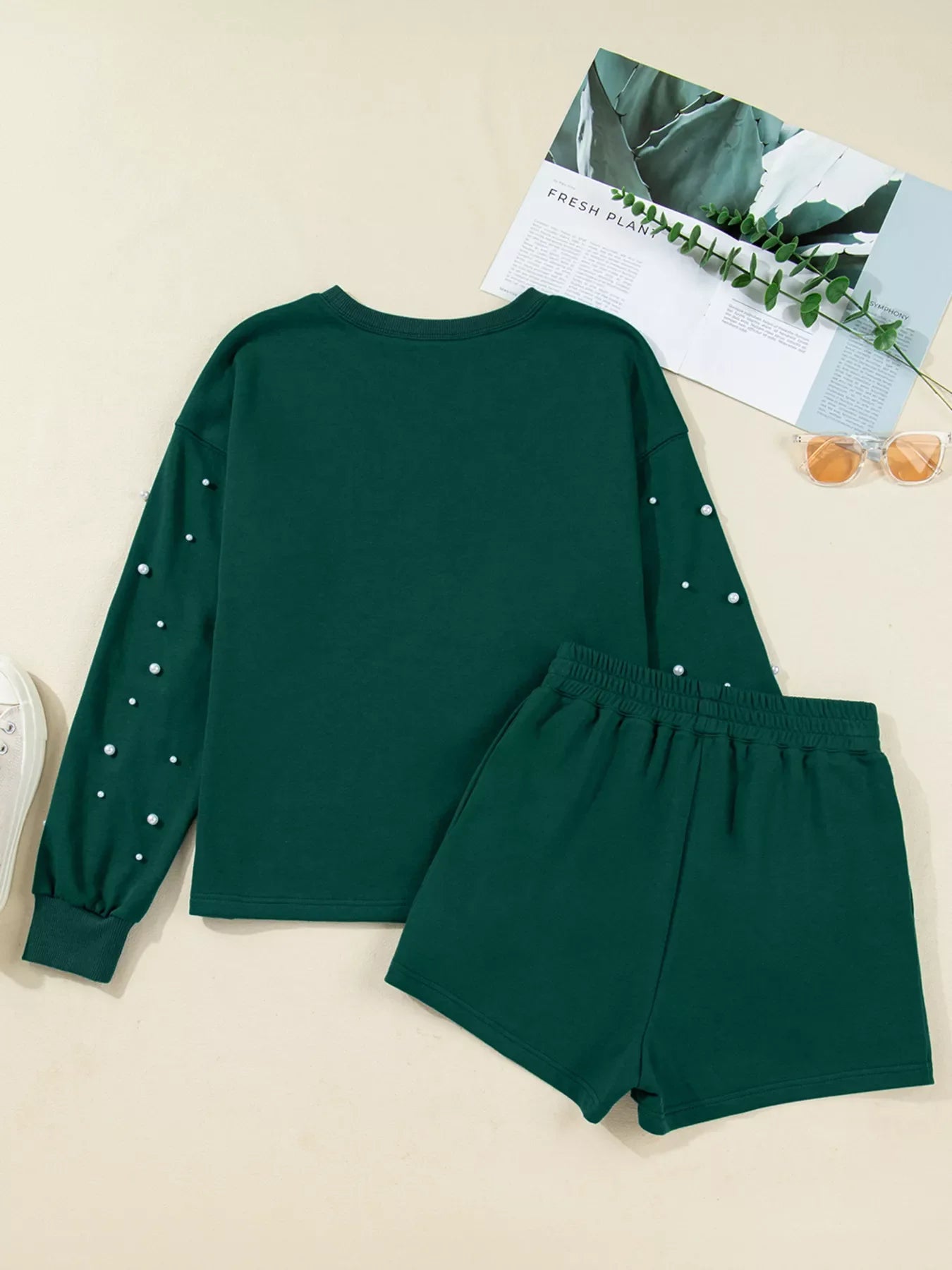 Conjunto de minifalda de cintura elástica y jersey con hombros caídos adornado con perlas