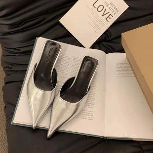 Sandalias de tacón bajo con punta cuadrada y talón descubierto para mujer