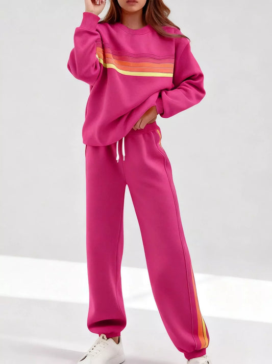 Conjunto de sudadera de cuello redondo y pantalón a rayas