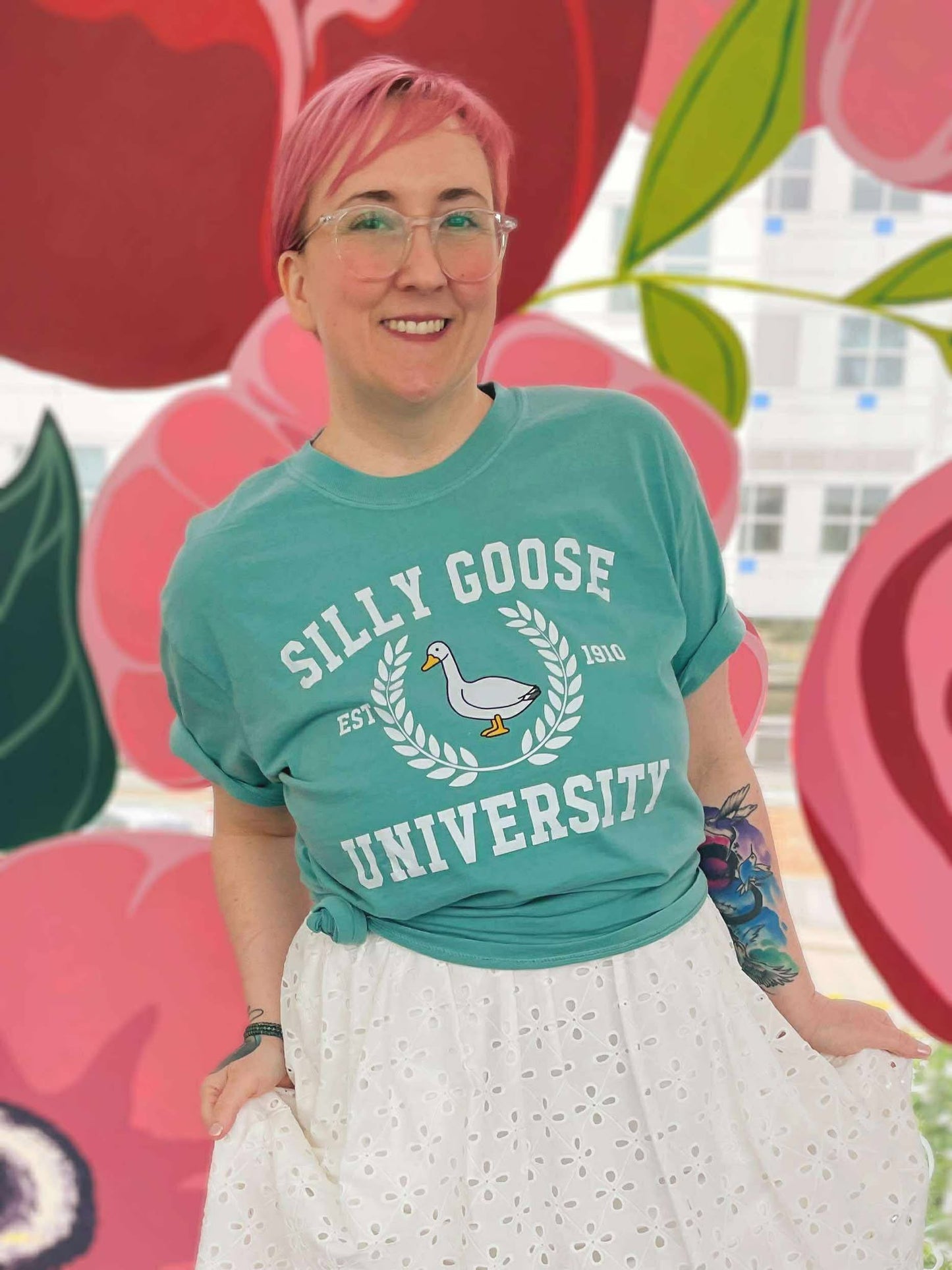 Camiseta gráfica de la Universidad Silly Goose