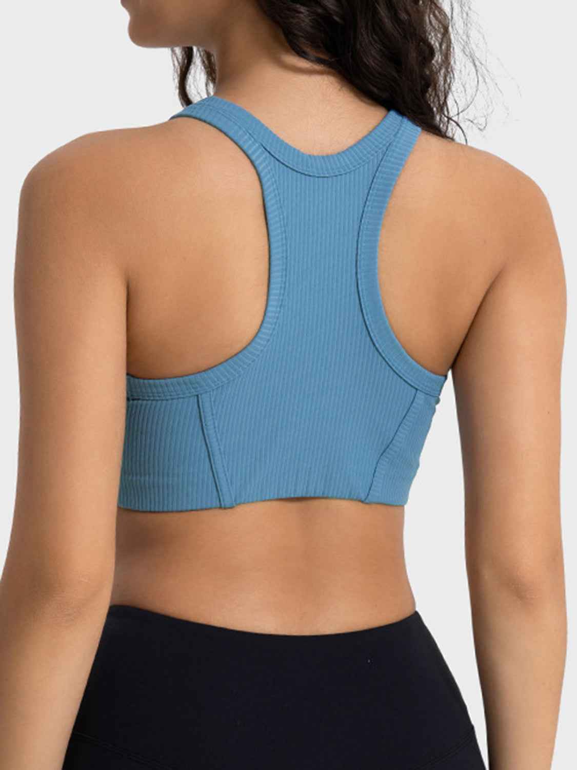 Top deportivo corto con tirantes anchos Millennia