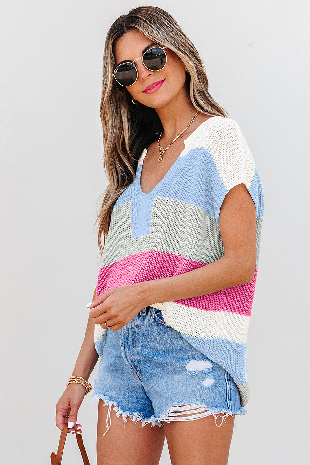 Camiseta tipo suéter con cuello en V con muesca y bloques de color azul claro
