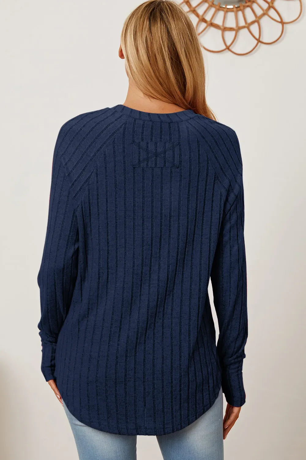 Camiseta básica de canalé con manga de orificio para pulgar y de talla completa para mujer