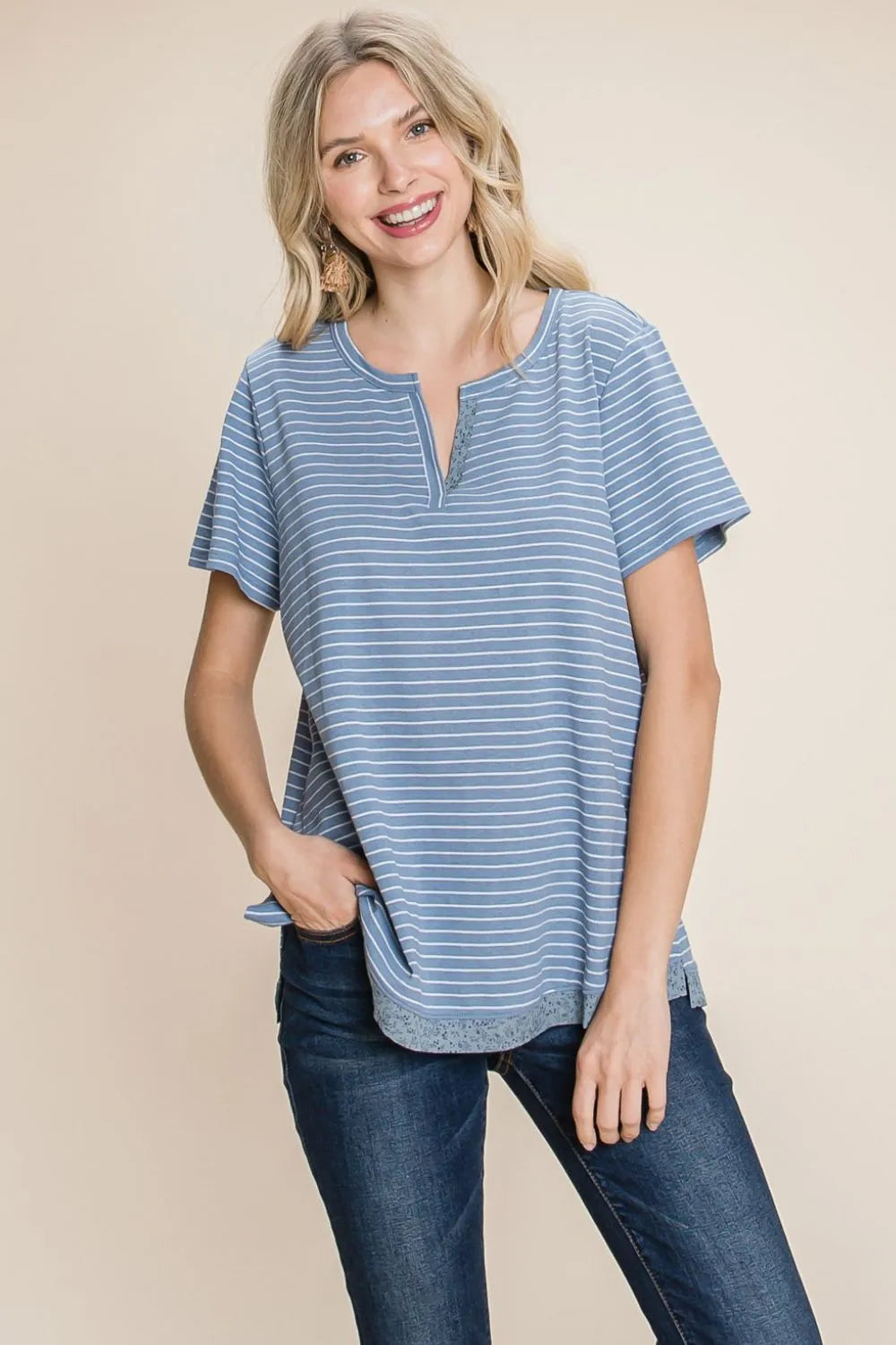 Camiseta de manga corta con muesca y rayas verticales Cotton Bleu by Nu Lab