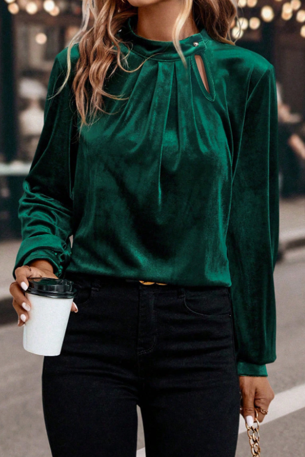 Blusa de terciopelo de manga larga con cuello ojo de cerradura y botones asimétricos Evergreen