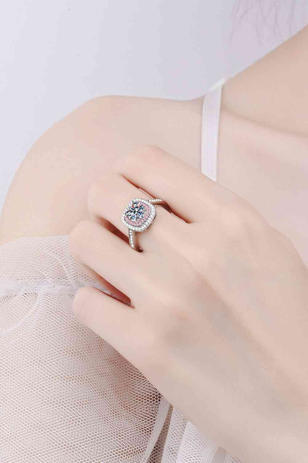 Anillo de moissanita "Need You Now" – Diseño artesanal en plata de ley 925. Ver tabla de tallas en "más detalles".